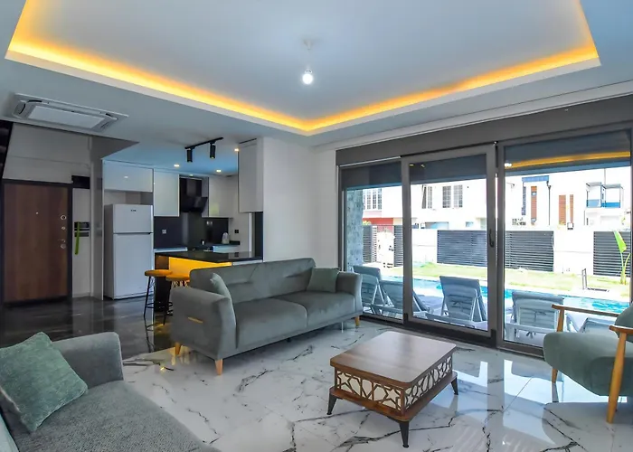 Antalya Luxury 1 *